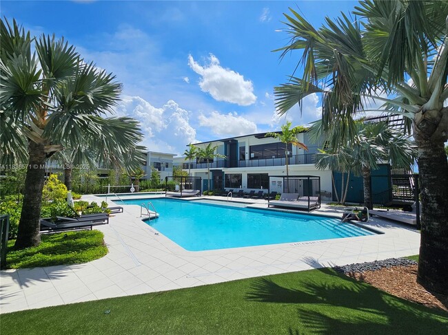 4400 Sunrise Blvd in Plantation, FL - Building Photo - Building Photo