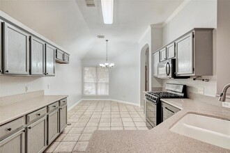 2805 Pioneer Way in Round Rock, TX - Building Photo - Building Photo