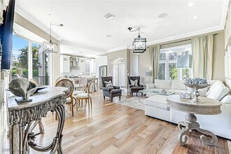 993 8th St S in Naples, FL - Building Photo - Building Photo