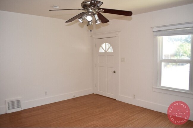 7986 Normal Ave-Unit -7986 in La Mesa, CA - Building Photo - Building Photo