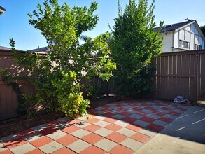 609 S College Ave in Claremont, CA - Building Photo - Building Photo