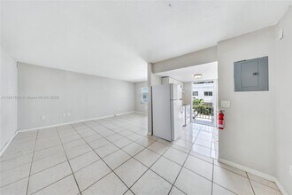 801 Meridian Ave in Miami Beach, FL - Building Photo - Building Photo