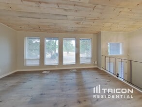 7540 Grahns Ln NE in Bremerton, WA - Building Photo - Building Photo