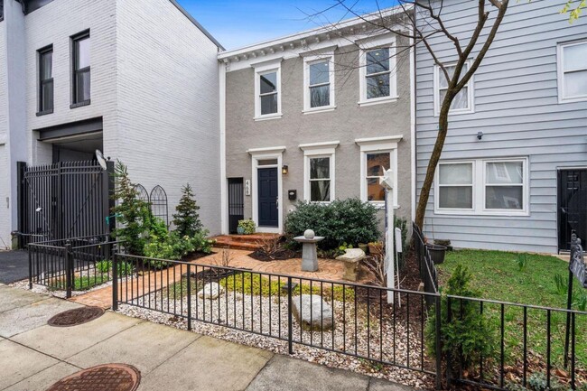property at 468 Ridge St NW