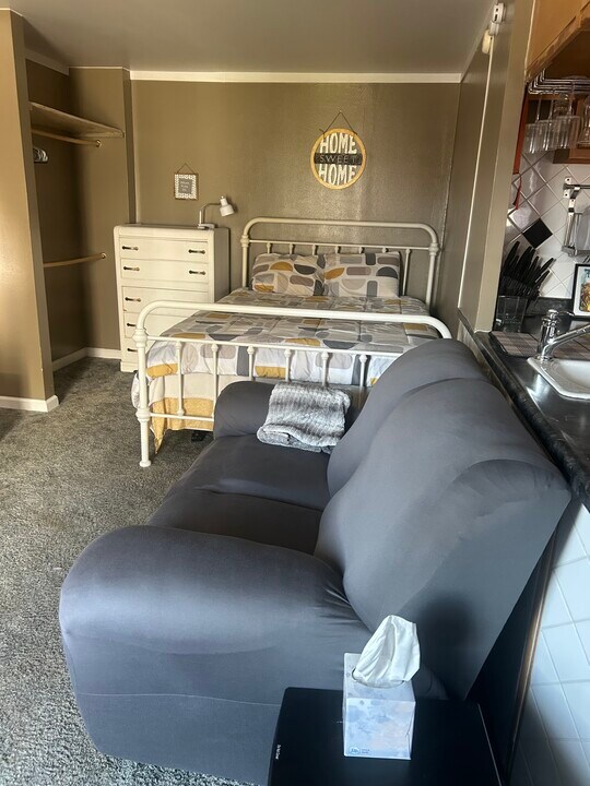 815 Cedar St, Unit 4 in Muscatine, IA - Foto de edificio