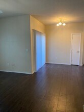 7255 W Sunset Rd in Las Vegas, NV - Building Photo - Building Photo
