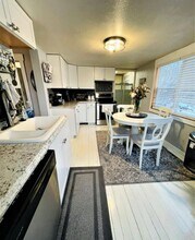 18 Elm St in Windsor, CO - Foto de edificio - Building Photo