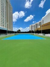 770 Claughton Island Dr, Unit 1415 in Miami, FL - Foto de edificio - Building Photo