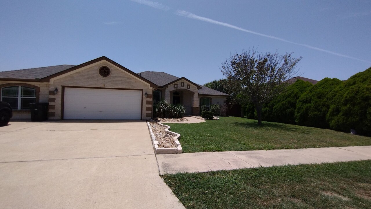 3508 Barbed Wire Dr in Killeen, TX - Building Photo