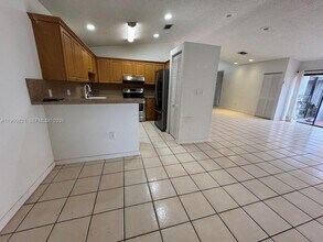 8273 NW 188th Terrace in Hialeah, FL - Building Photo - Building Photo