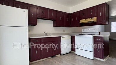 25 Royal Crest Dr in Pueblo, CO - Building Photo - Building Photo