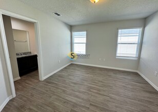 6479 Sweetbay Ln in Jacksonville, FL - Building Photo - Building Photo