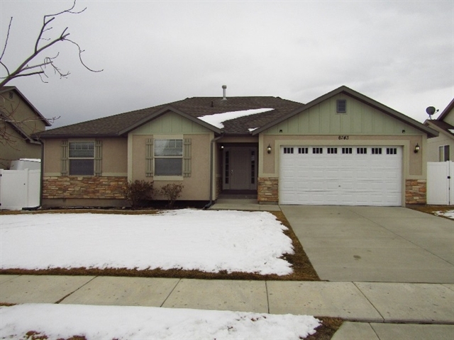 6743 S Majestic Loop Rd in West Jordan, UT - Building Photo
