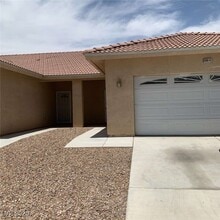 530 Bourbon St in Pahrump, NV - Building Photo - Building Photo