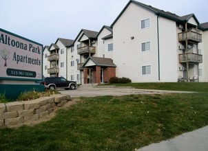 Altoona Park Apartments in Altoona, IA - Foto de edificio - Building Photo