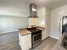 3723 Mentone Ave in Los Angeles, CA - Building Photo