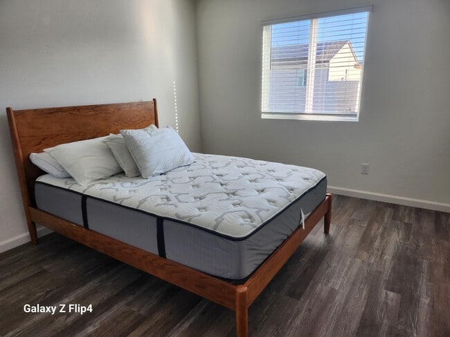 1342 Santini Ave in Manteca, CA - Building Photo - Building Photo