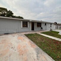 25420 SW 124th Pl in Homestead, FL - Building Photo
