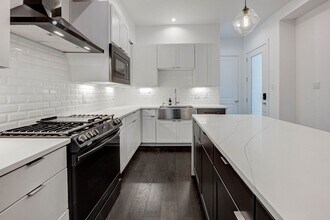 5837 Dolores St in Houston, TX - Building Photo - Building Photo