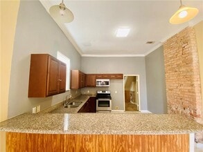 932 Lamanche St, Unit 1 in New Orleans, LA - Building Photo - Building Photo