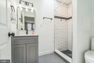 6708 N Broad St in Philadelphia, PA - Building Photo - Building Photo