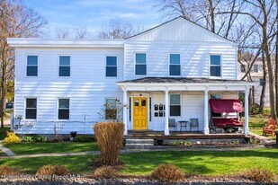 46 North St in Catskill, NY - Building Photo