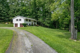 501 Burlingham Rd in Bloomingburg, NY - Building Photo - Building Photo