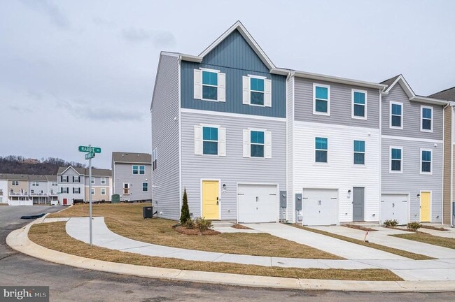 164 Rabbit Rd in Hedgesville, WV - Building Photo - Building Photo