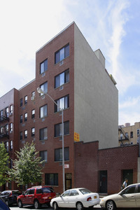 158 E 100th St in New York, NY - Foto de edificio - Building Photo