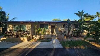 436 NE 25th Ave in Pompano Beach, FL - Building Photo