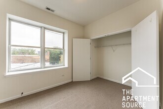 4217 W Irving Park Rd in Chicago, IL - Building Photo - Building Photo