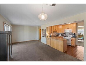 304 Pondridge Cir in Wayzata, MN - Building Photo - Building Photo