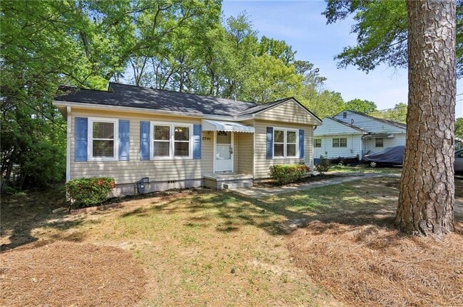 2266 N Shallowford Rd in Chamblee, GA - Building Photo - Building Photo