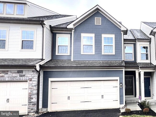 326 Milton Stamp Dr in Glen Mills, PA - Building Photo - Building Photo