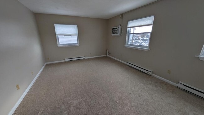 34 Central St, Unit #9 in Ipswich, MA - Foto de edificio - Building Photo