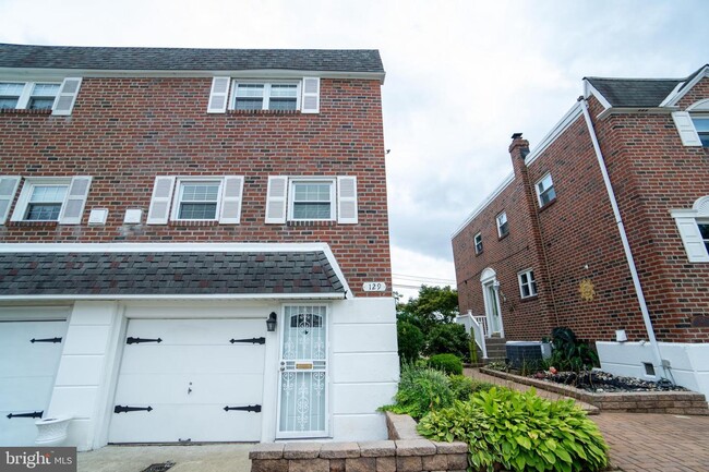 property at 129 Ridgefield Rd