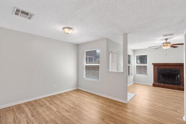 8703 Schick Rd in Austin, TX - Building Photo - Building Photo