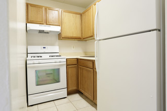 Stratford Apartments in Wilmington, DE - Foto de edificio - Interior Photo