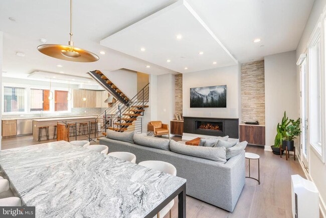 property at 609 N Galloway St