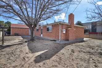 1001 Alcazar St NE in Albuquerque, NM - Building Photo - Building Photo