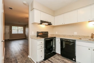 2211 Lavern St in Arlington, TX - Building Photo - Building Photo