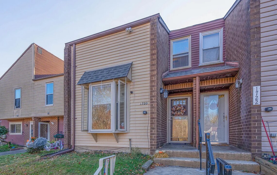 1720 Julie Ct in Bensalem, PA - Building Photo