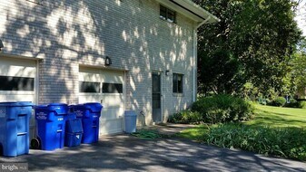 5909 Lenox Rd in Bethesda, MD - Building Photo