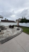 10 Crown St in Hicksville, NY - Building Photo - Building Photo