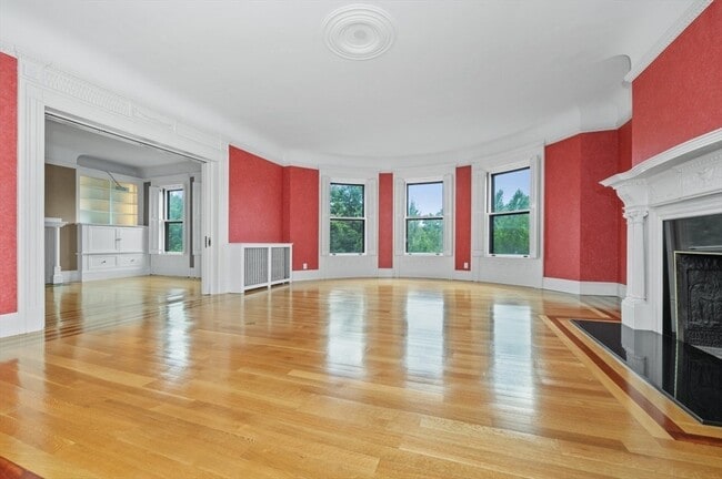 property at 290 Commonwealth Ave