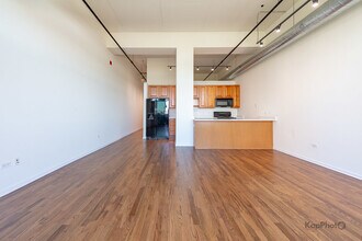 1645 W Ogden Ave in Chicago, IL - Building Photo - Building Photo