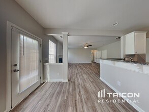 301 Minitree Ln in Charlotte, NC - Building Photo - Building Photo