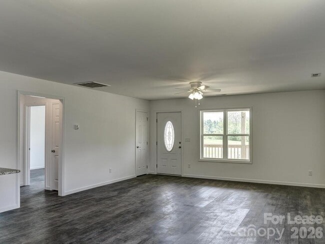 261 Quinn Hill Ln in Mars Hill, NC - Building Photo - Building Photo