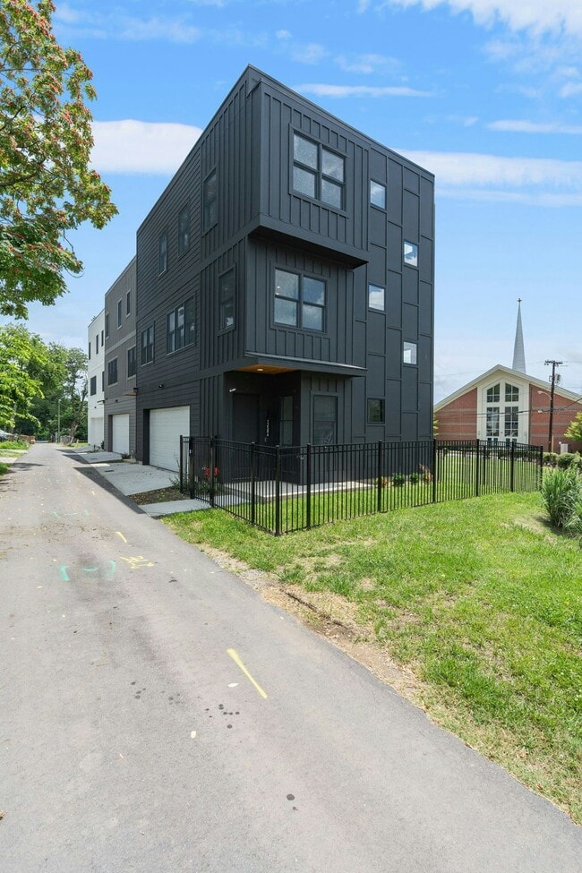 1258a 1st Ave S in Nashville, TN - Building Photo - Building Photo