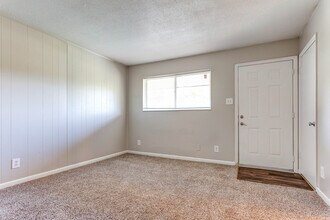 Rolling Hills Apartments in Durham, NC - Building Photo - Building Photo